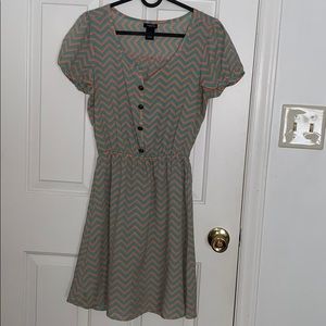Short sleeve dress